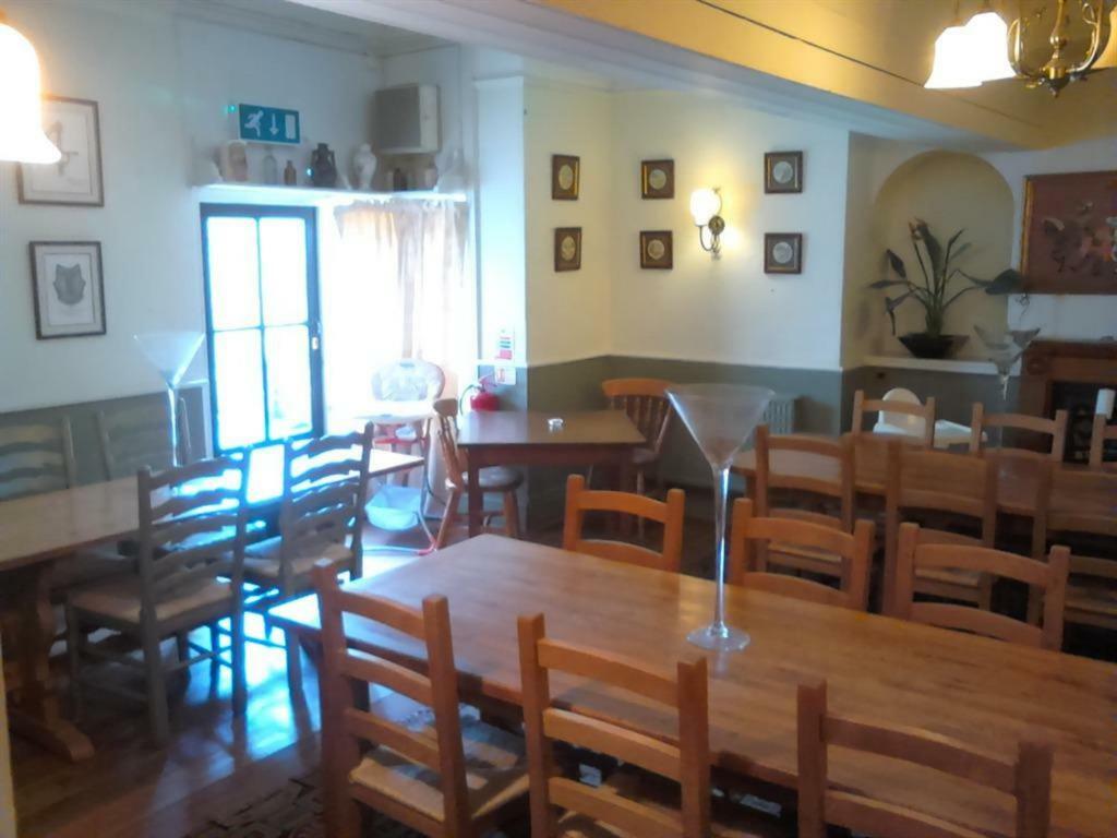 The Rose & Crown Hotel Bulford Buitenkant foto